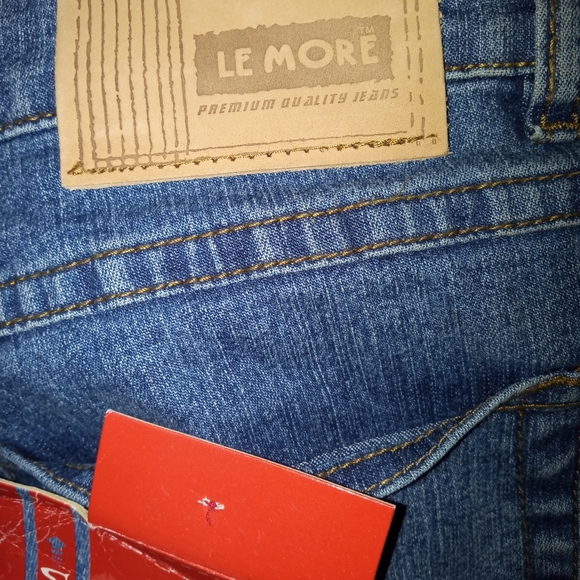 STUNNING AND STYLISH LE MORE JEANS (MADE IN KOREA) SIZE 11 - Picture 10 of 11